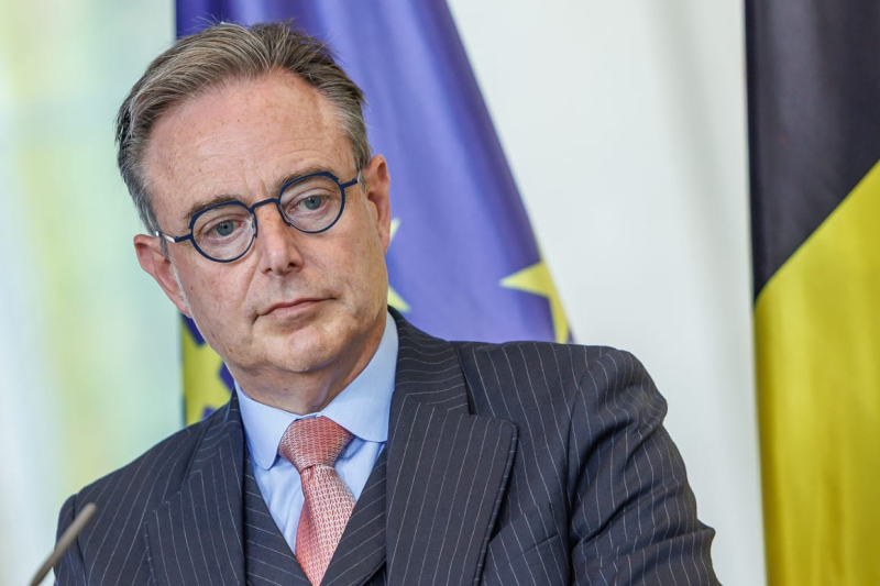 bart-de-wever-laughs-off-drone-terror-plot-with-cat-joke-556e5cb.jpg