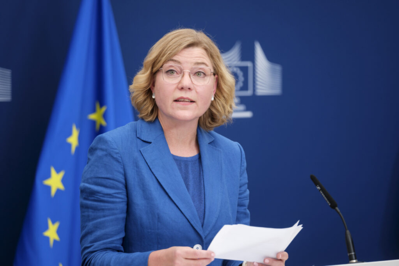 EU refuses to bow to Trump demands to tear up business rules