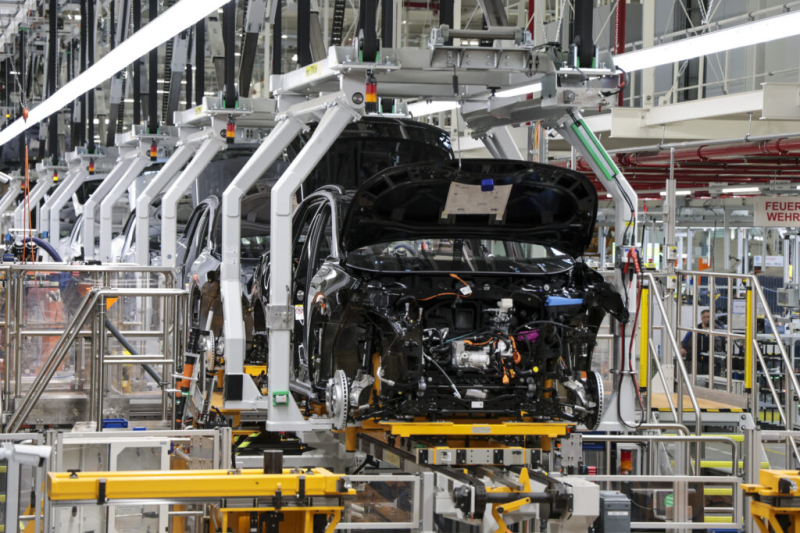 Germany’s economy is driving off a cliff. The car industry is behind the wheel.