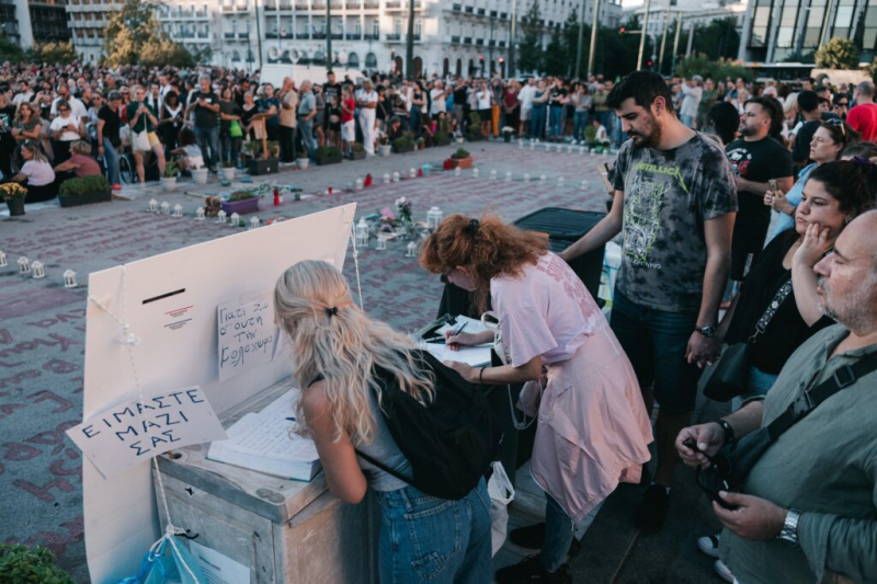 Greeks look to grieving mother in search for a political savior