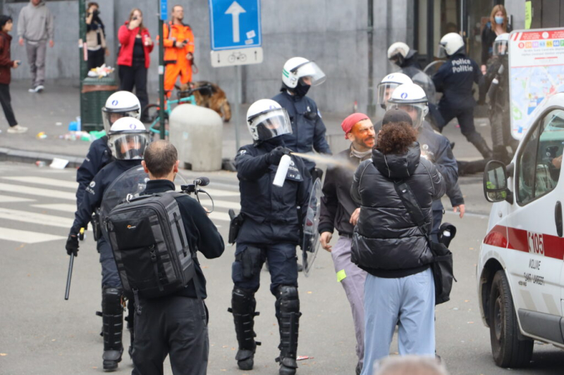 Police clash with protesters as huge strike rocks Brussels