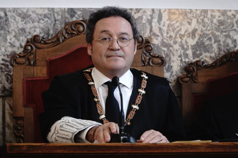 Sánchez vs. the judges