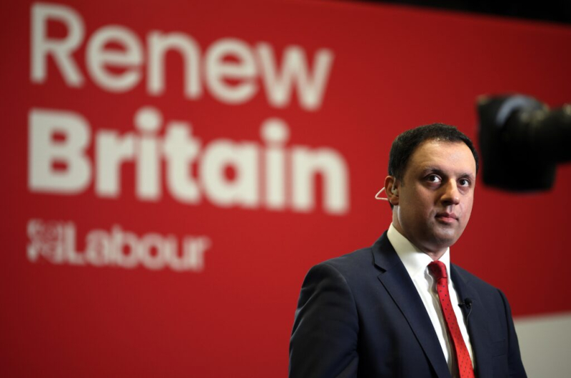 Britain’s crisis-hit Keir Starmer survives one more day