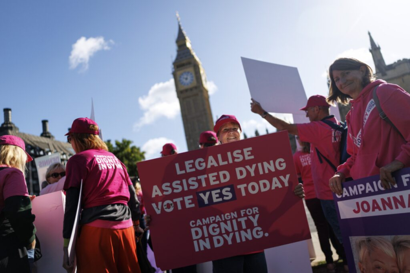 MPs should override Lords on assisted dying, says former top UK judge