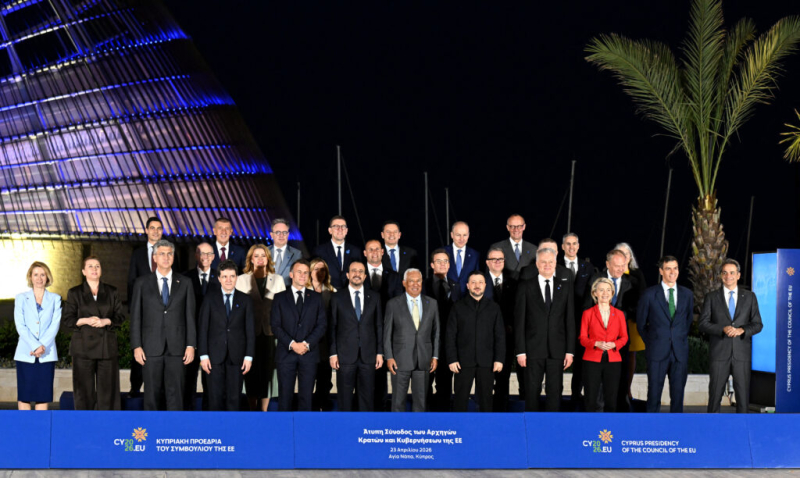 EU forges ahead with membership for Ukraine and Moldova after Orbán’s exit