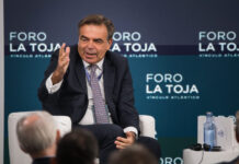 Former EU Commissioner Schinas to replace ousted Greek farm minister