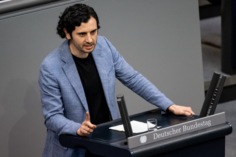 ‘No plan, no legal basis’: Merz sparks backlash over desire to send Syrians home