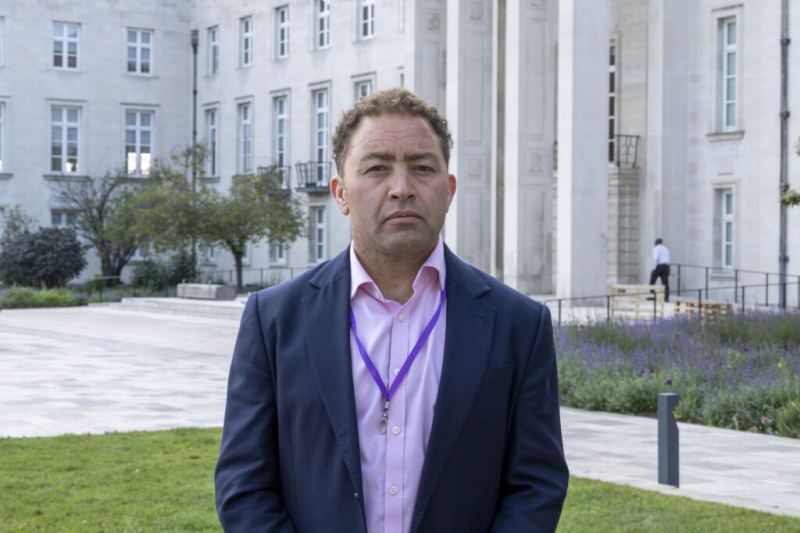 Ex-commando Al Carns ‘keeping options open’ for challenge to Keir Starmer