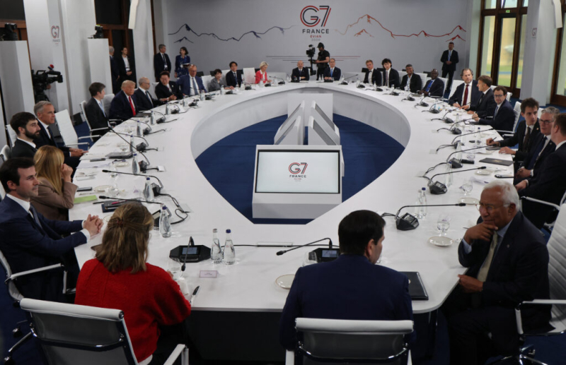 West plays nice on AI in bid to shut out China