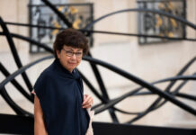 Macron convinces environment minister to stay on