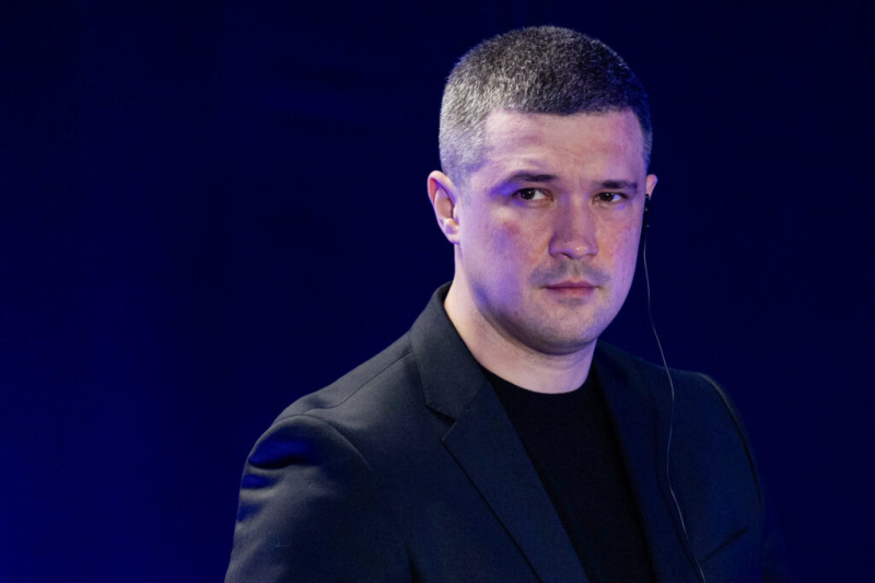 Turmoil reigns in Kyiv after Zelenskyy ousts popular defense minister over conflict with top general