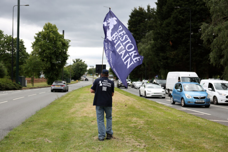 Farage demands sacking of Lowe aide as price of Reform-Restore talks