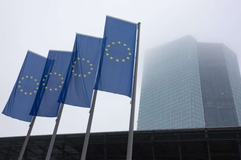 France’s debt troubles stir memories of the euro crisis