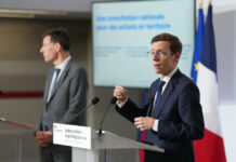 French government fails to convince students to stop protests