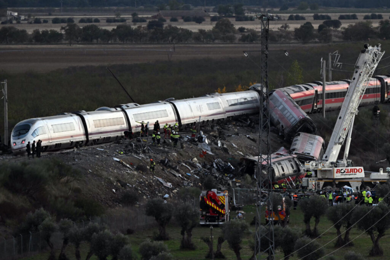Spanish train disaster deals new blow to Sánchez’s long-shot election bid 